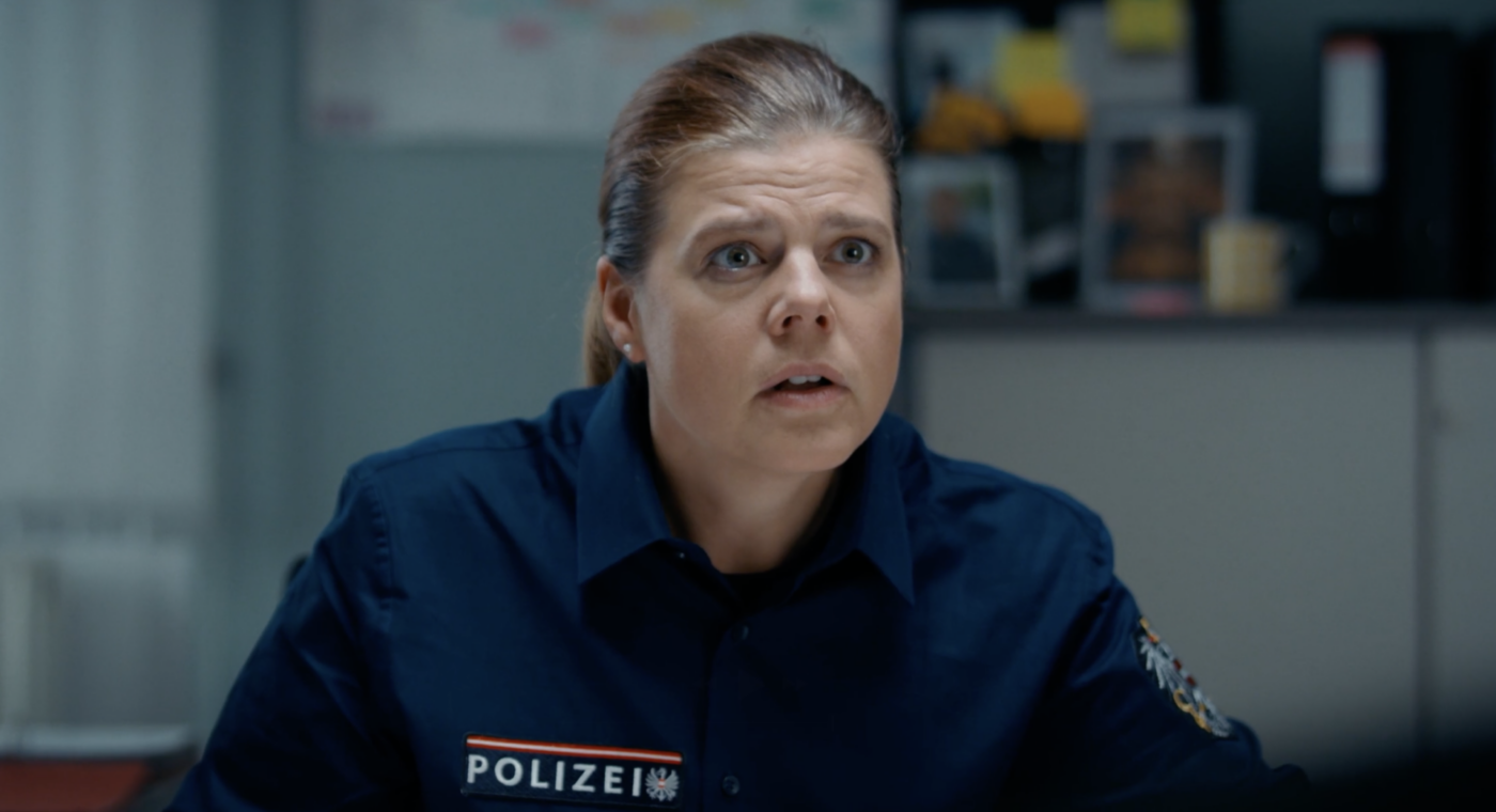 Mike Farino Wachzimmer - Medienkompetenz-Initiative von  LIWEST