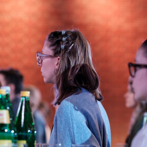Besucherin beim Denkfrühstück im ORF Studio
