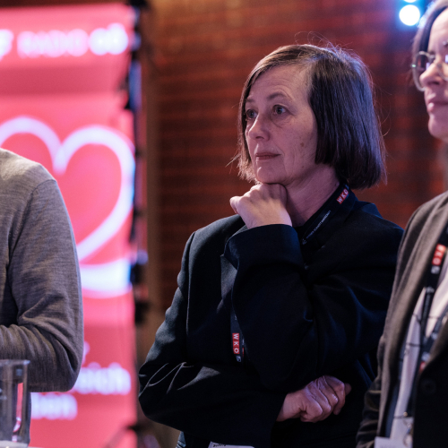 Besucherin beim Denkfrühstück im ORF Studio