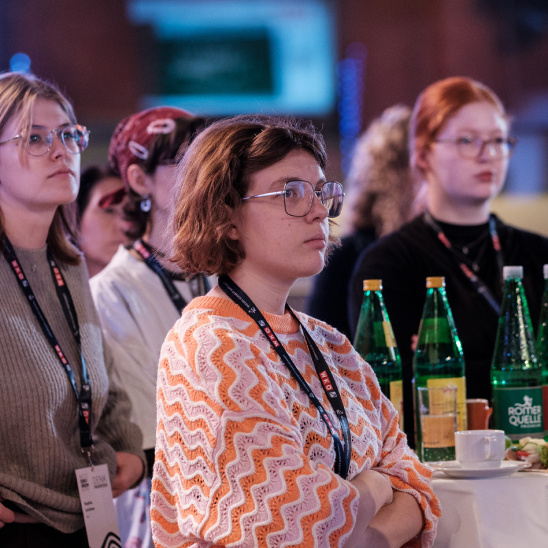 Besucherinnen beim Denkfrühstück im ORF Studio