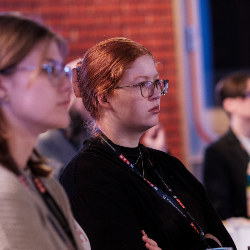 Besucherin beim Denkfrühstück im ORF Studio