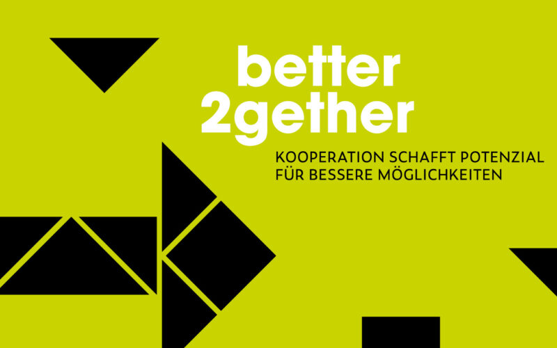 Abstrakte schwarze Formen auf grünem Hintergrund mit Schriftzug „better2gether“